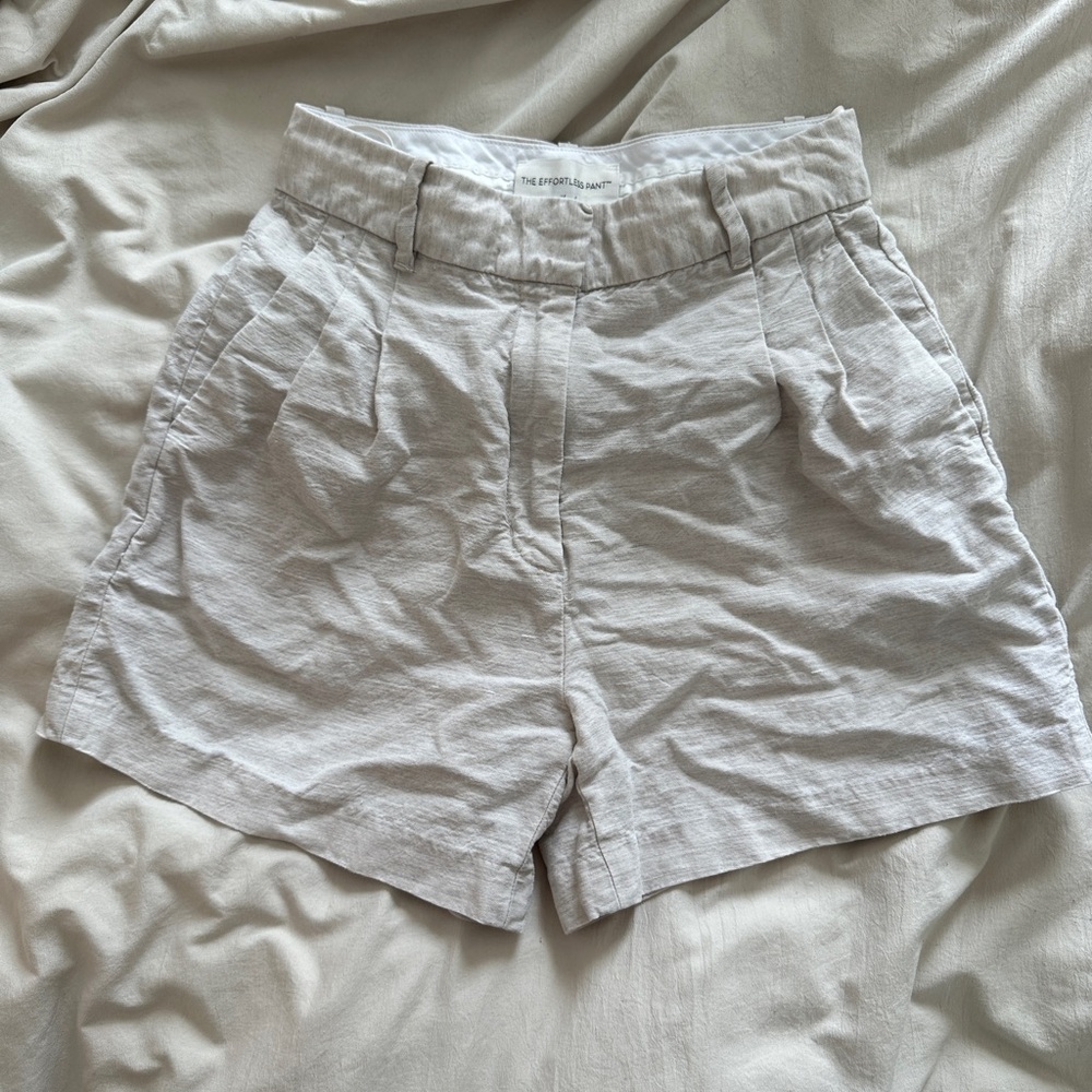 Aritzia Linen Shorts - the effortless pant